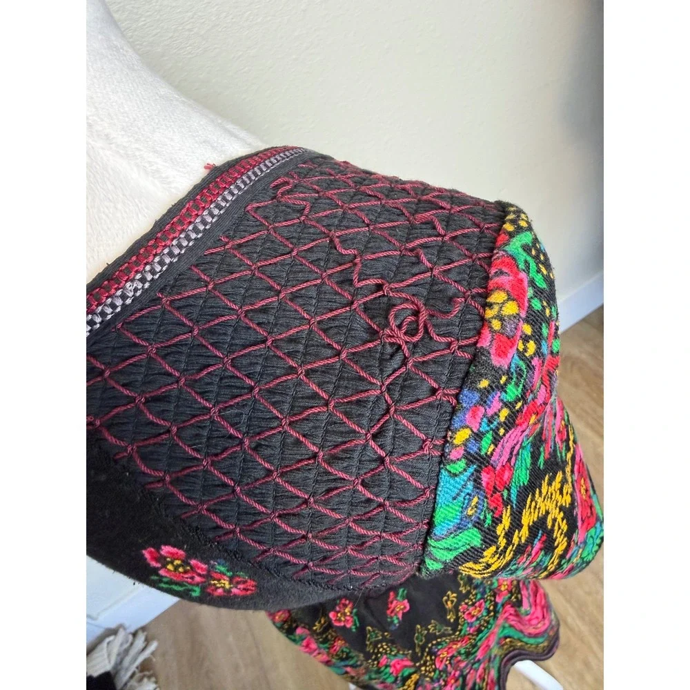 Free People Black Knit‎ Floral Smocked Waist V-Neck Half Sleeve Mini Dress XS